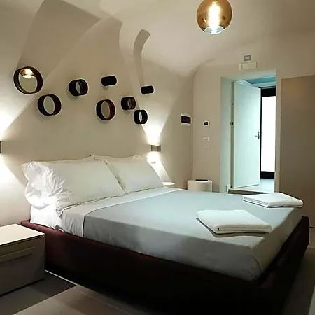 Bed & Breakfast B&bari, Via Cairoli - Le Di Aurelia 3*