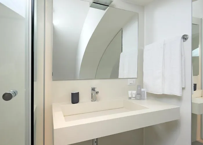 Bed & Breakfast B&bari, Via Cairoli - Le Di Aurelia 4*